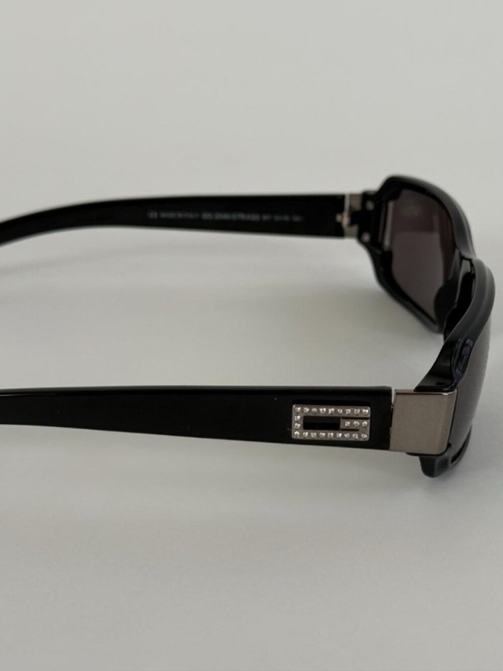 Gucci Tom Ford Era 90s Strass Black Rectangular Sunglasses